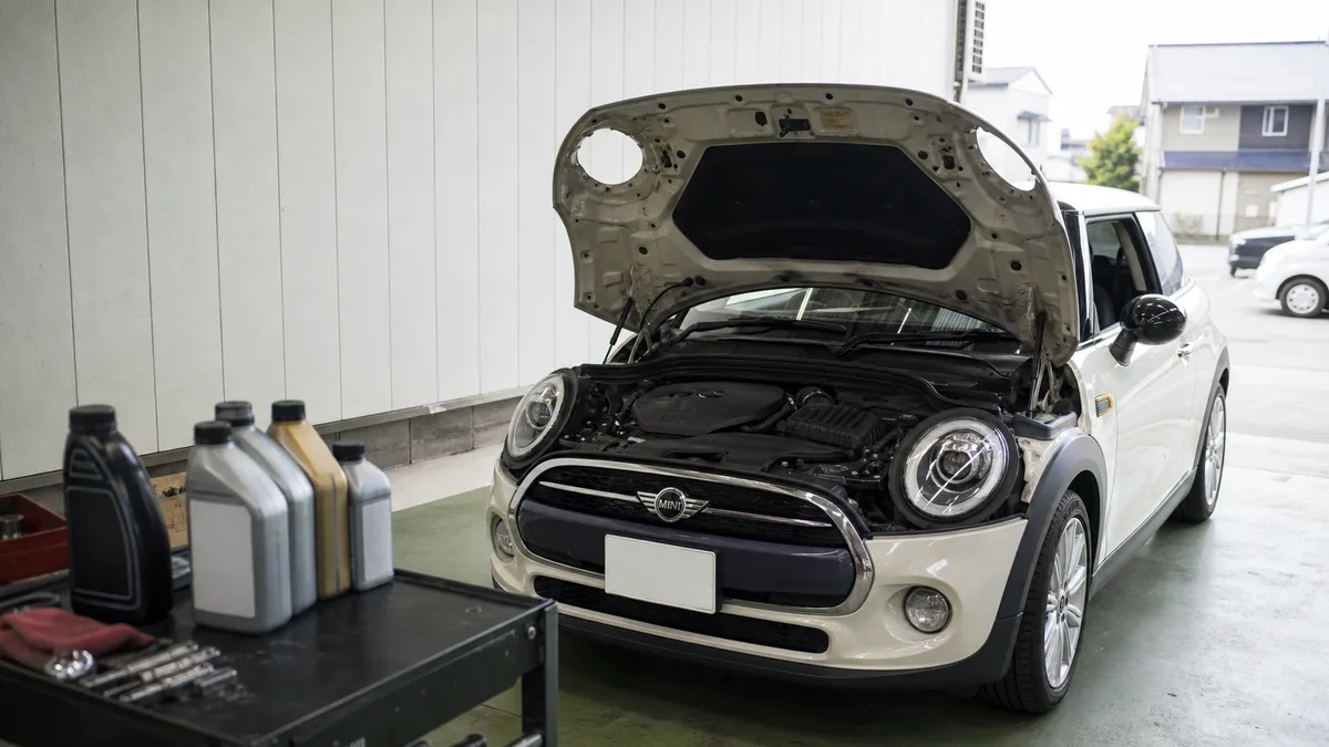 MINI ミニクーパー オイル量 R56/F56 4.0-5.25L 粘度と規格の早見表