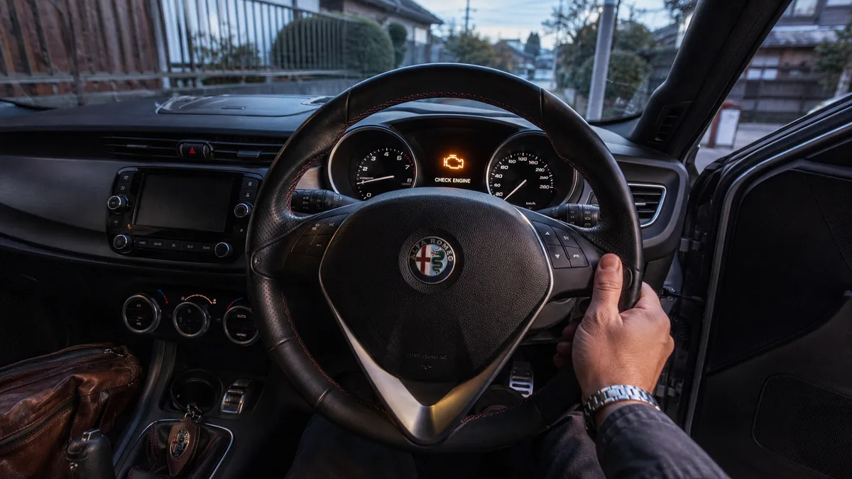 Alfa Romeo アルファロメオ・ジュリエッタ 警告灯が点いたら