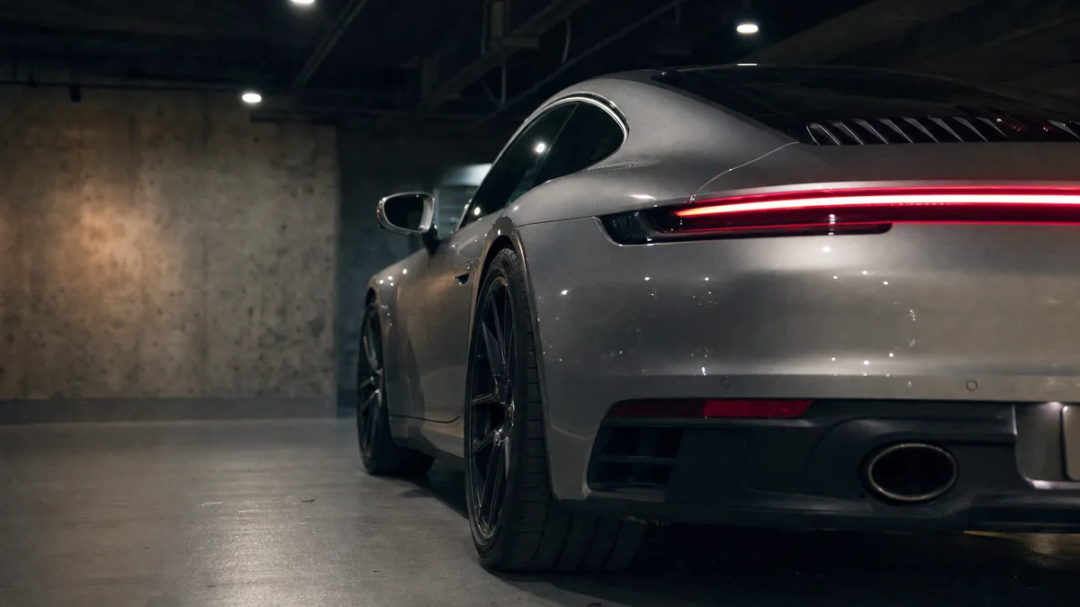 Porsche Porsche 自動車保険 911・カイエン 下げ方と相場【2026年版】